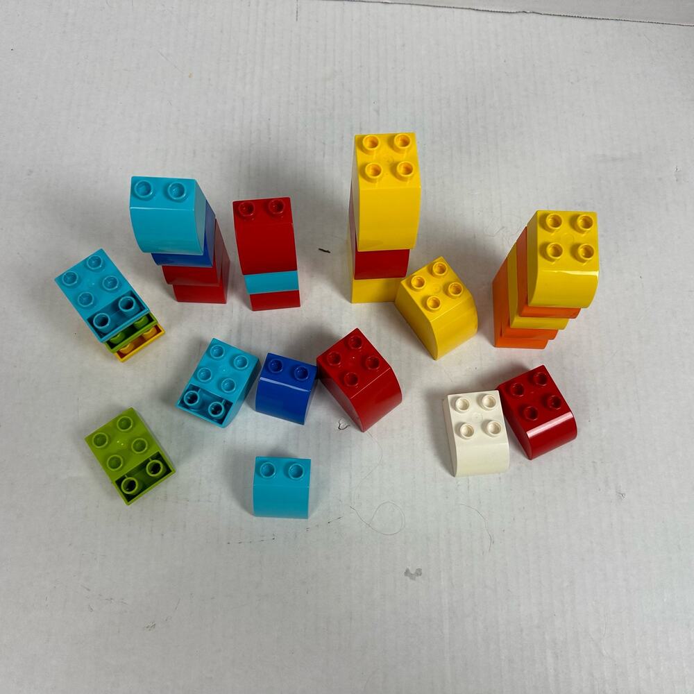 Duplos Lot of 26 Curved Top Slope Blocks Bricks Assorted Sizes Colors - Picture 3 of 9